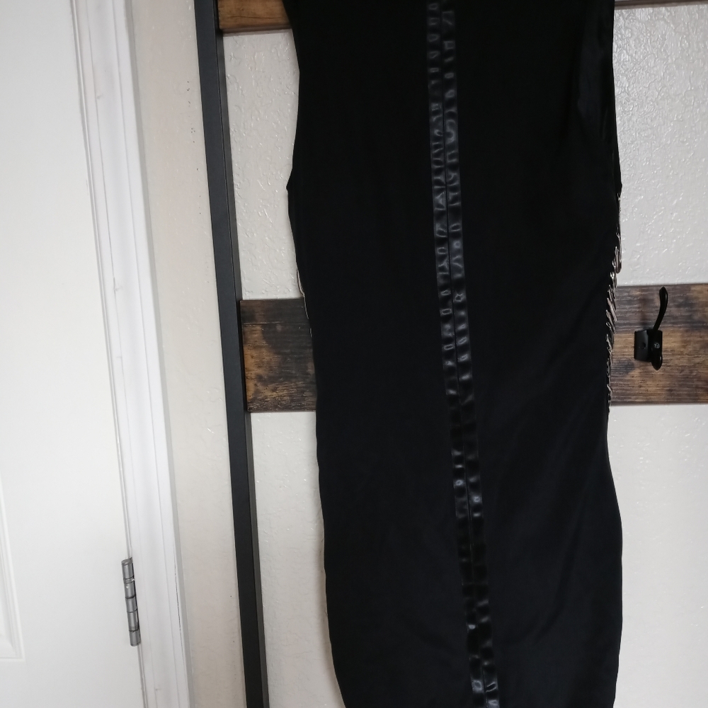 Black mini dress (to the top of knee) - Picture 2 of 5